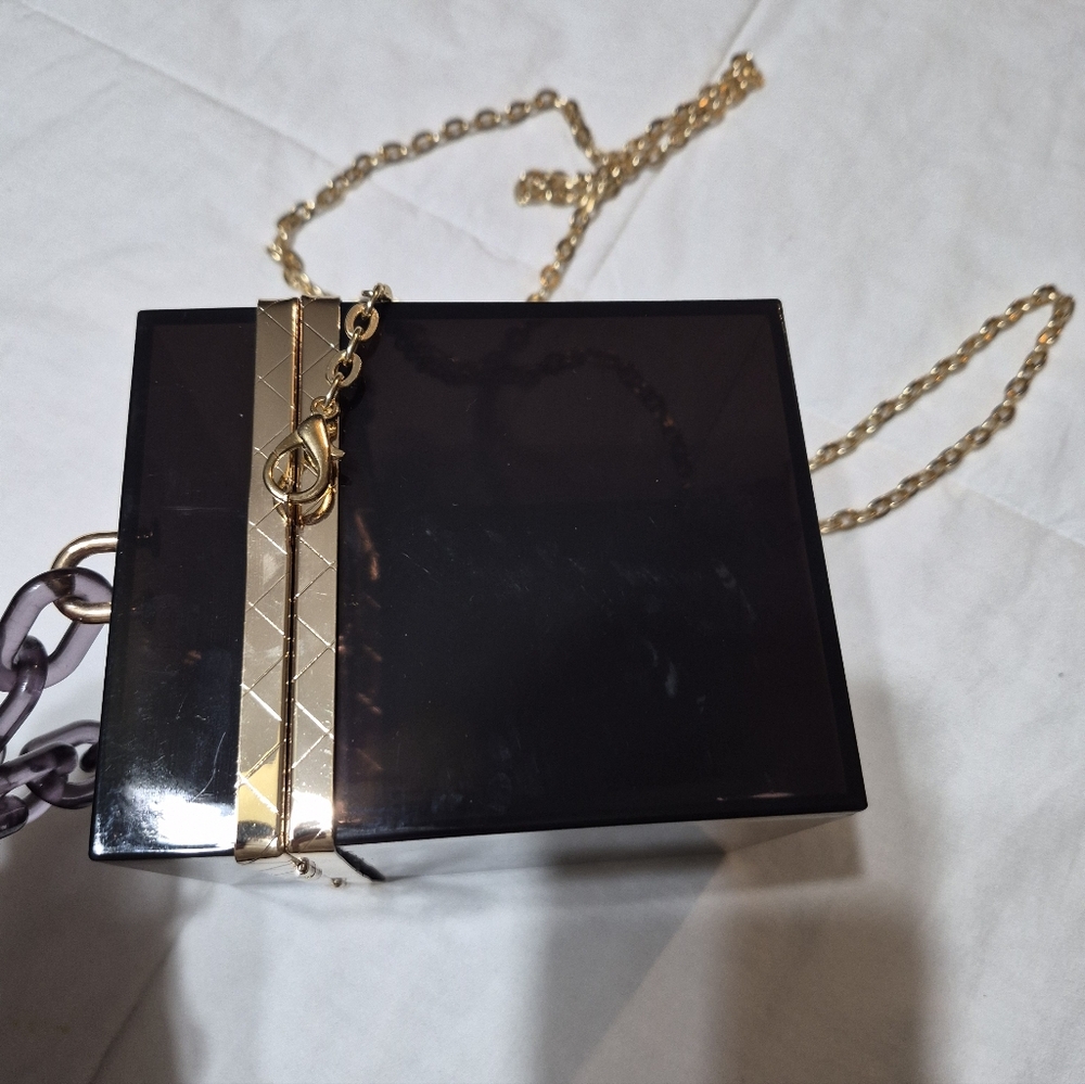 Acrylic Box Purse - Picture 4 of 8
